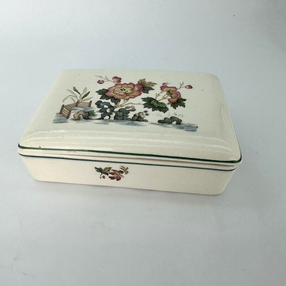 Wedgwood Eastern Flowers Cigarette Trinket Jewelry Ring Box